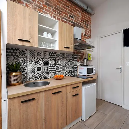 A Modern Situated Just A Few Steps From The Canal Saint Martin * Paris